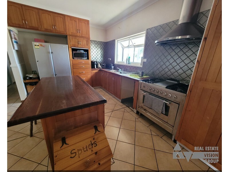 2 Karri St, Blackwater QLD 4717