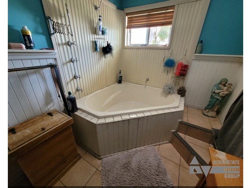 2 Karri St, Blackwater QLD 4717