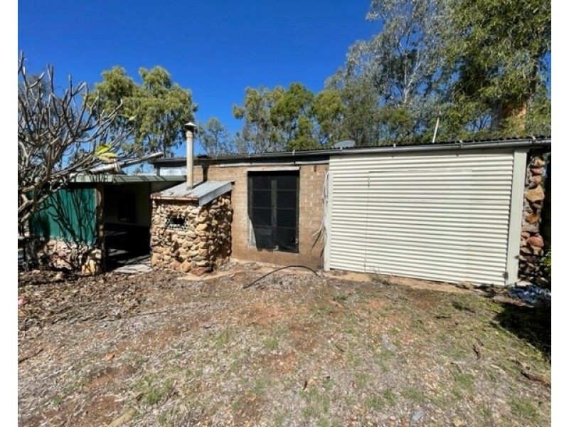 16 Hills End Ave, Rubyvale QLD 4702