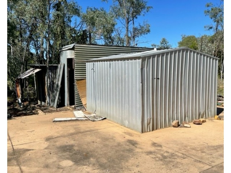 16 Hills End Ave, Rubyvale QLD 4702