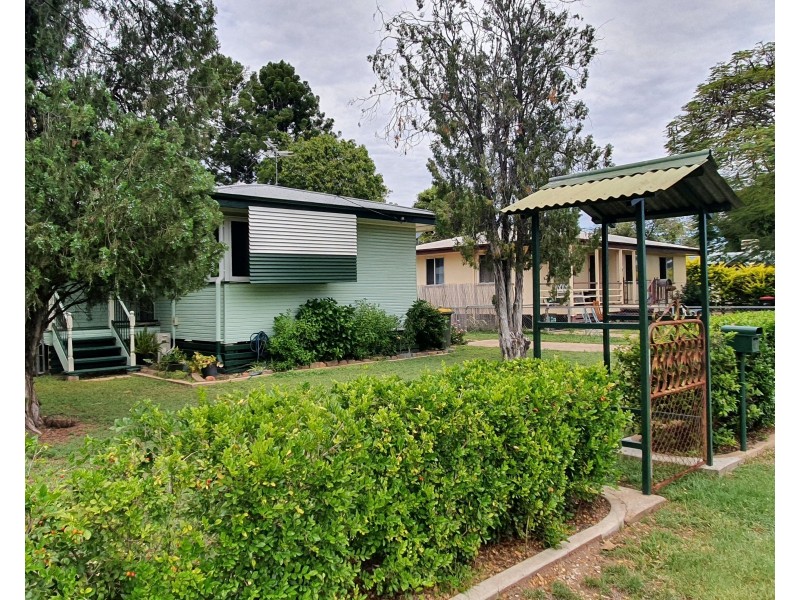 10 Zircon Ave, Emerald QLD 4720