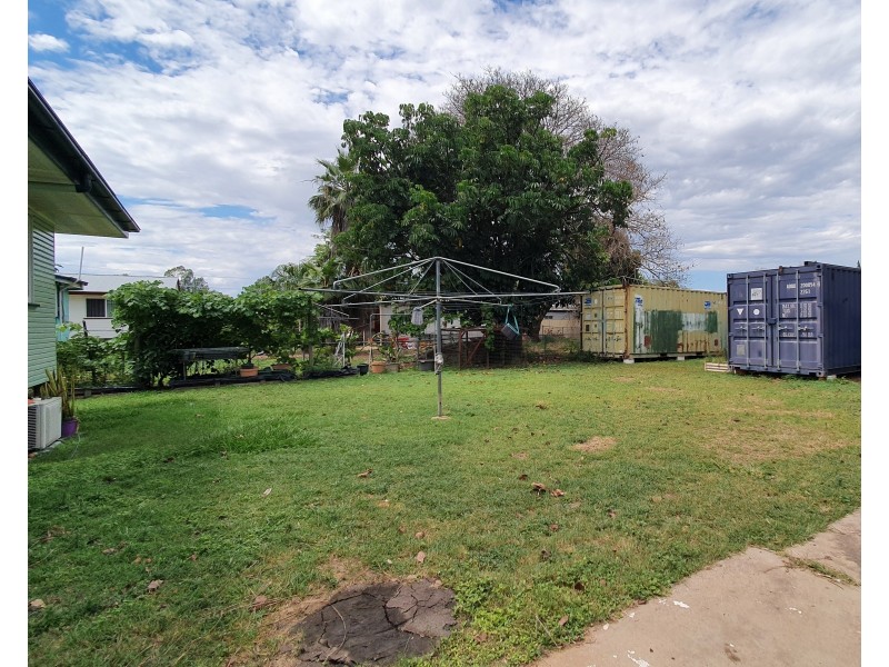 10 Zircon Ave, Emerald QLD 4720