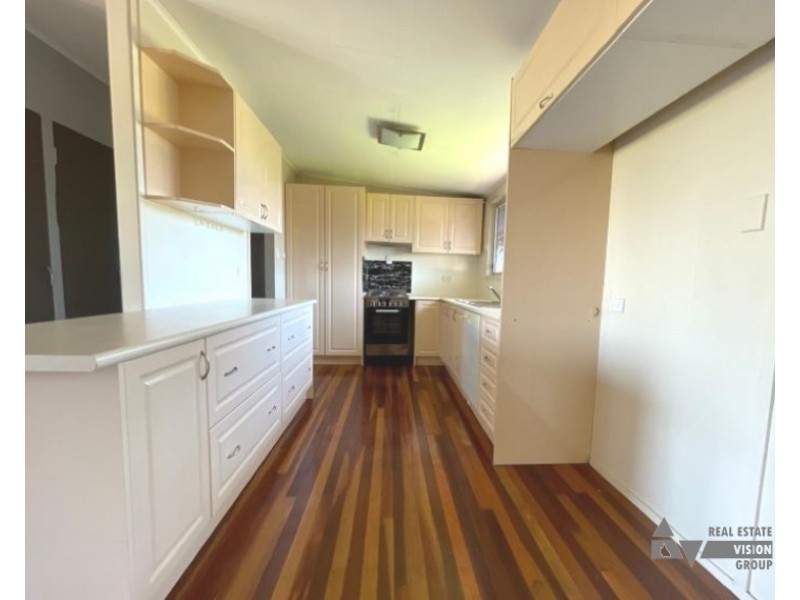 48 Bremner Street, Blackwater QLD 4717