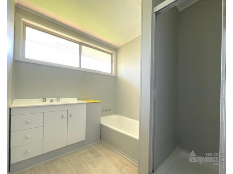 48 Bremner Street, Blackwater QLD 4717