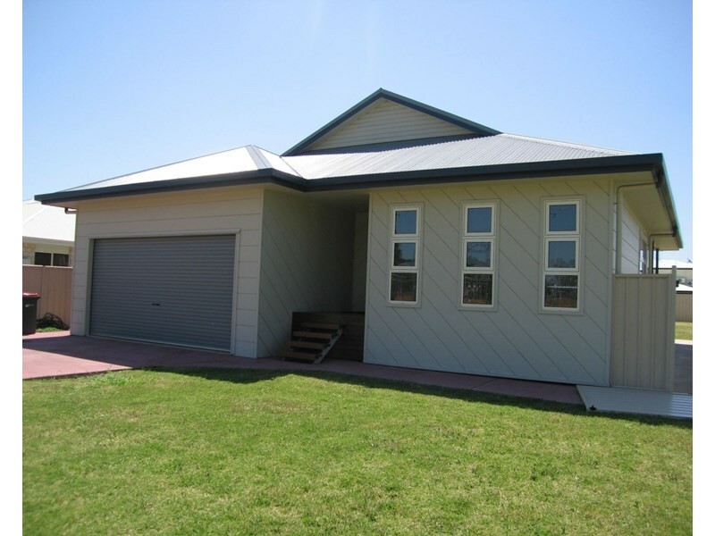 60 Gladstone Street, Emerald QLD 4720