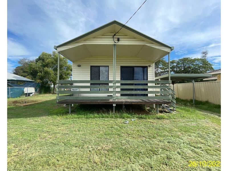 7 Oliffe St, Blackwater QLD 4717