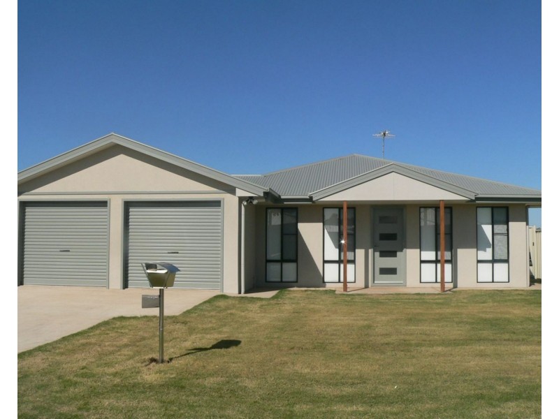 3 Baird Street, Emerald QLD 4720