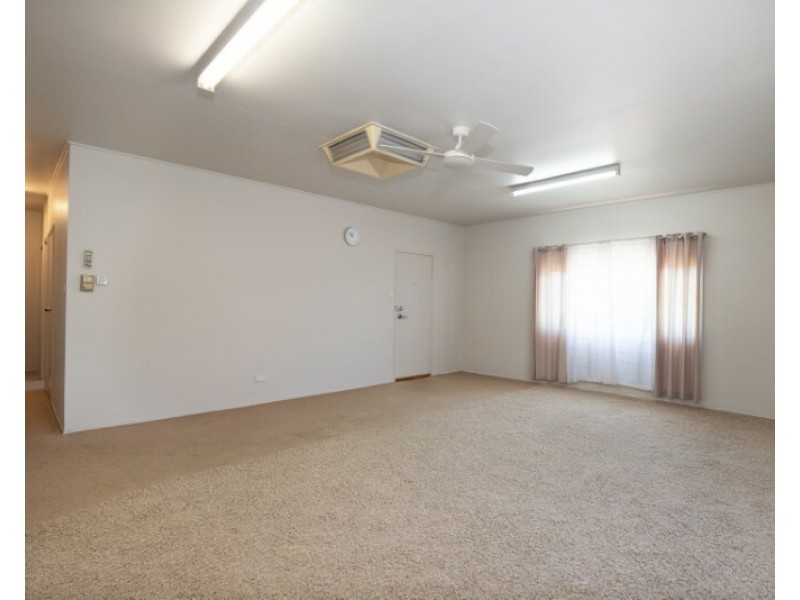 6 Pryor Pl, Emerald QLD 4720