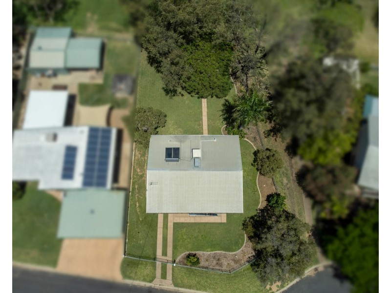 6 Pryor Pl, Emerald QLD 4720