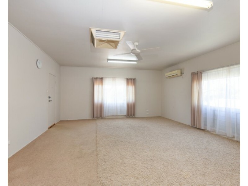 6 Pryor Pl, Emerald QLD 4720