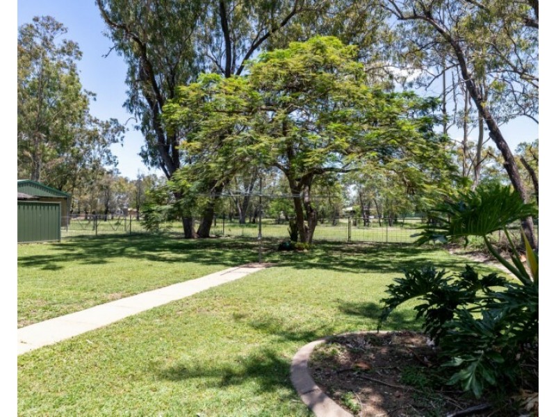 6 Pryor Pl, Emerald QLD 4720