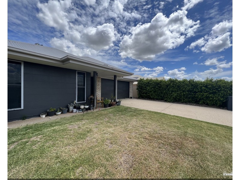 3 Reimers St, Emerald QLD 4720