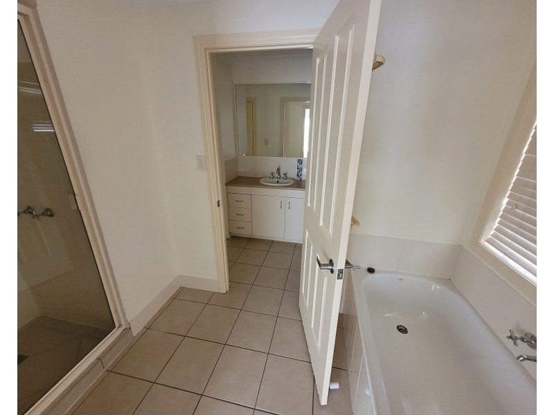 5 Oliffe Street, Blackwater QLD 4717