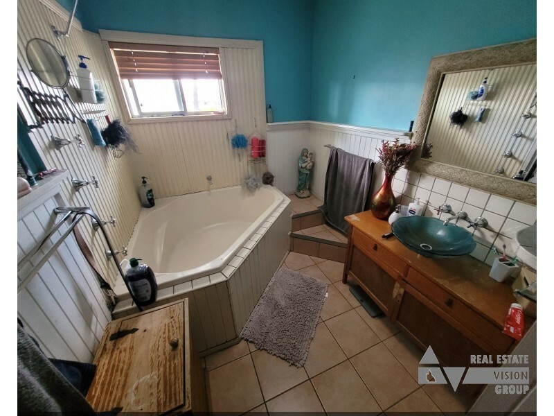 2 Karri St, Blackwater QLD 4717
