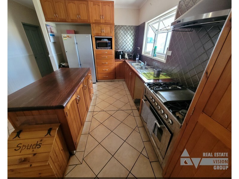 2 Karri St, Blackwater QLD 4717