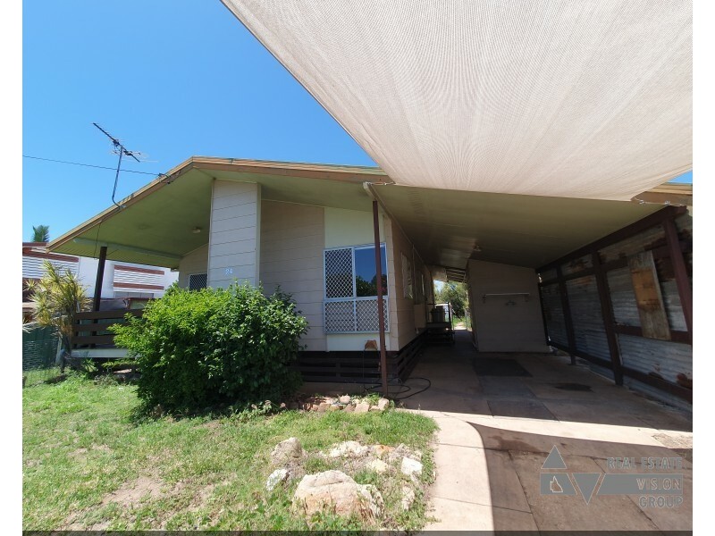 24 Mellish Cres, Emerald QLD 4720