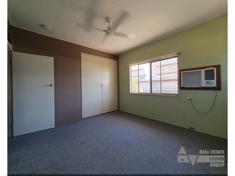 24 Mellish Cres, Emerald QLD 4720