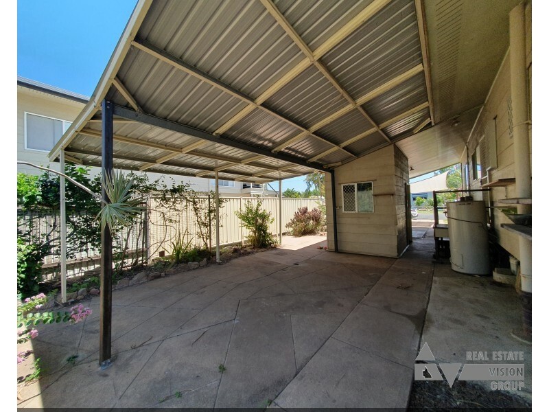 24 Mellish Cres, Emerald QLD 4720