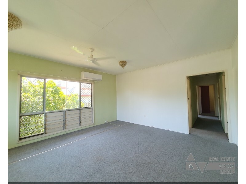 24 Mellish Cres, Emerald QLD 4720