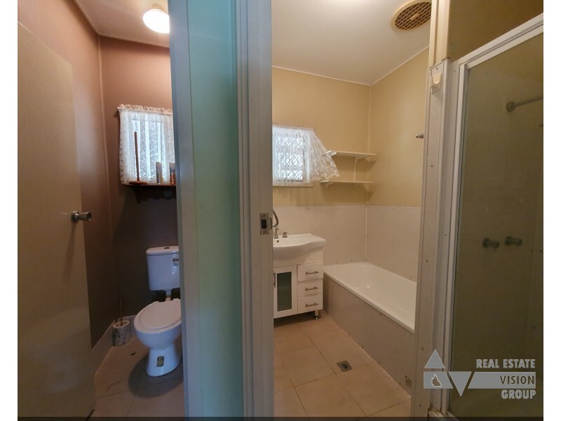 24 Mellish Cres, Emerald QLD 4720
