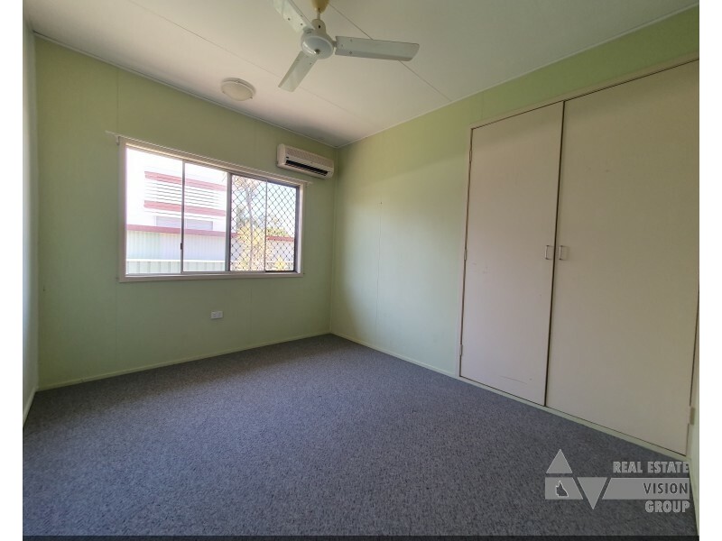 24 Mellish Cres, Emerald QLD 4720
