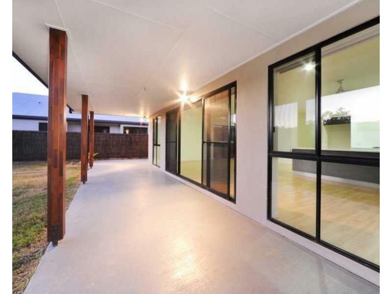 3 Waite Creek Ct, Cannonvale QLD 4802