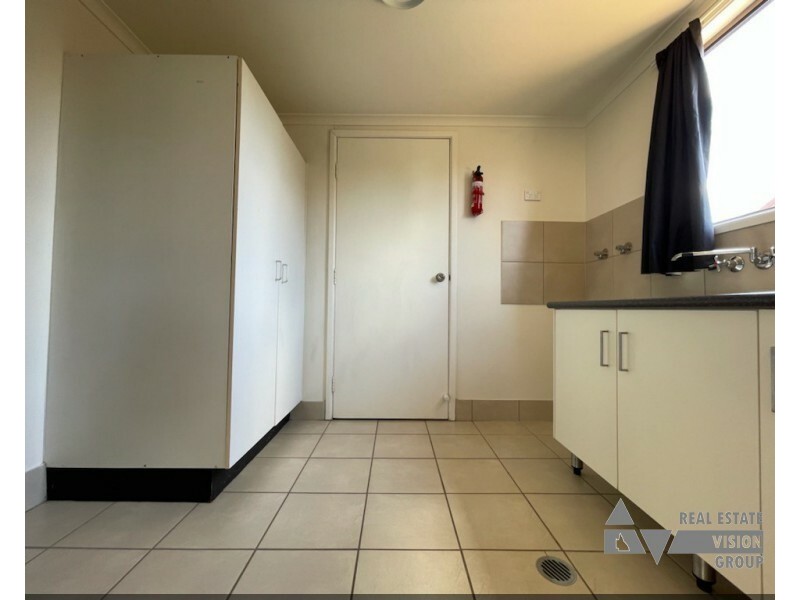 42 Stower Street, Blackwater QLD 4717