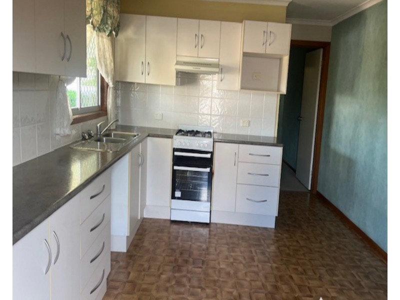 66 Moody St, Emerald QLD 4720