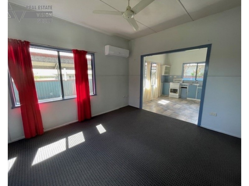 24 Gray St, Emerald QLD 4720