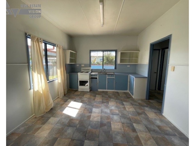 24 Gray St, Emerald QLD 4720