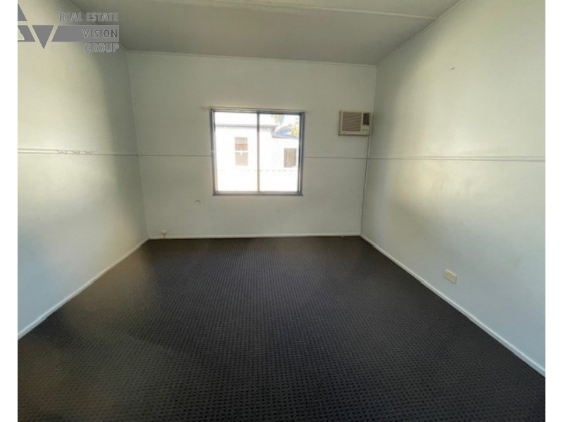 24 Gray St, Emerald QLD 4720