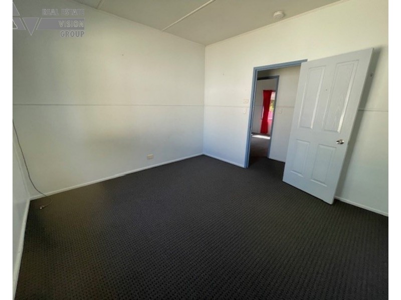 24 Gray St, Emerald QLD 4720