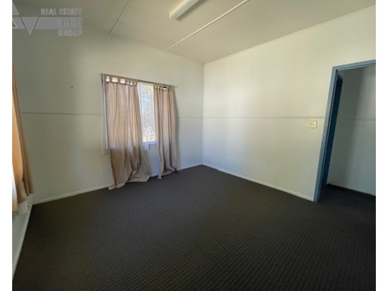 24 Gray St, Emerald QLD 4720