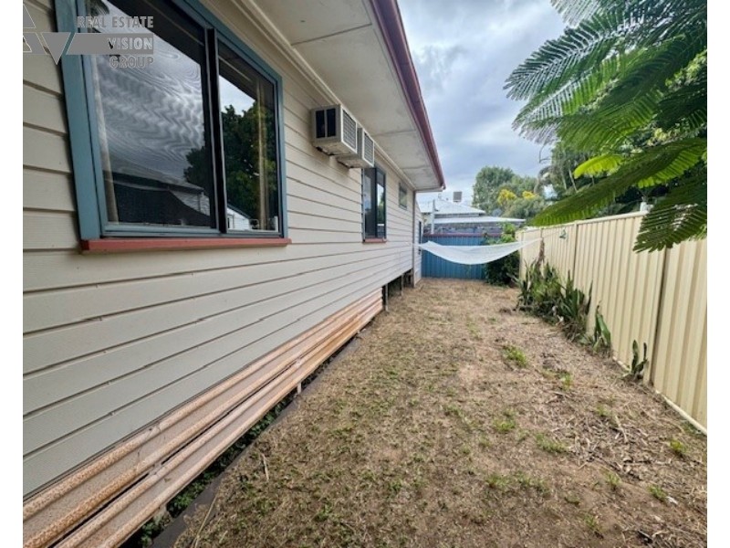 24 Gray St, Emerald QLD 4720