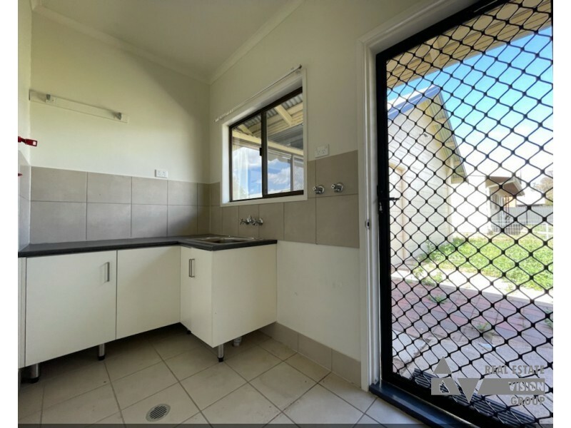 15 Walsh Ave, Blackwater QLD 4717