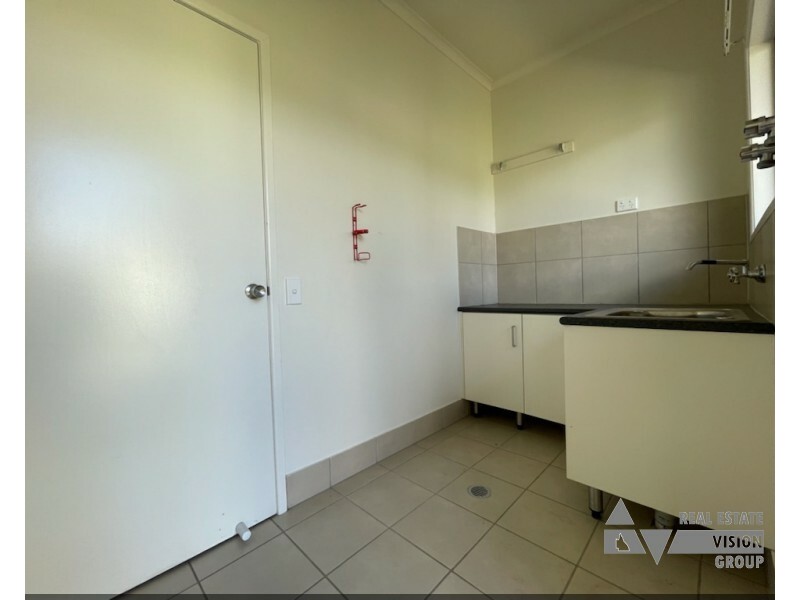 15 Walsh Ave, Blackwater QLD 4717