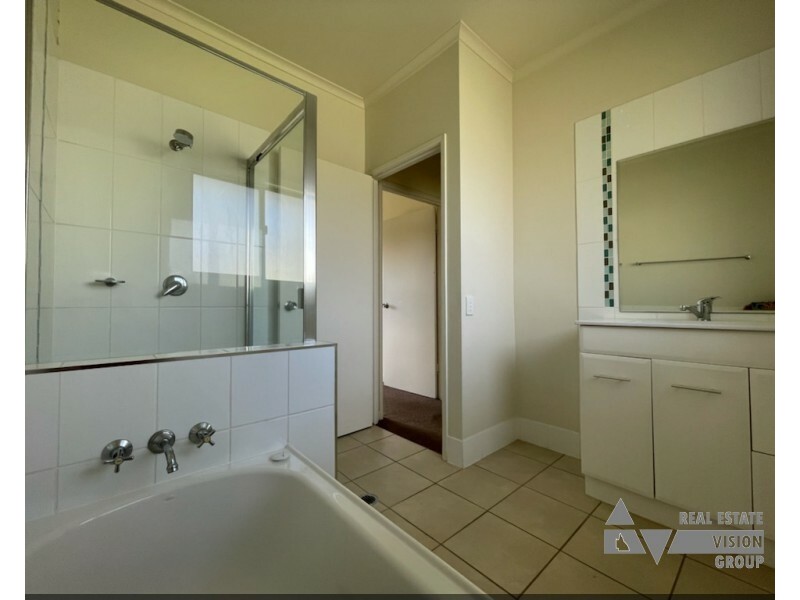15 Walsh Ave, Blackwater QLD 4717