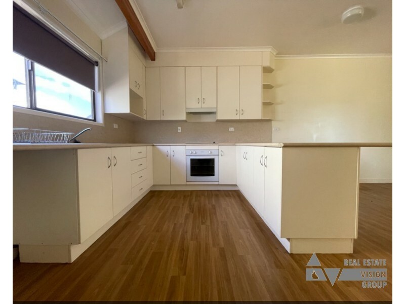 15 Walsh Ave, Blackwater QLD 4717