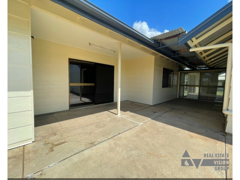 15 Walsh Ave, Blackwater QLD 4717