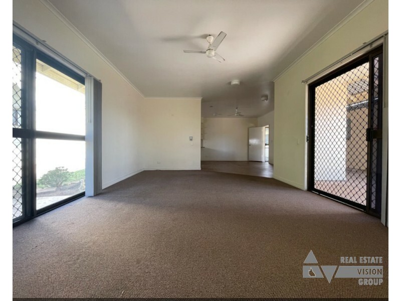 15 Walsh Ave, Blackwater QLD 4717