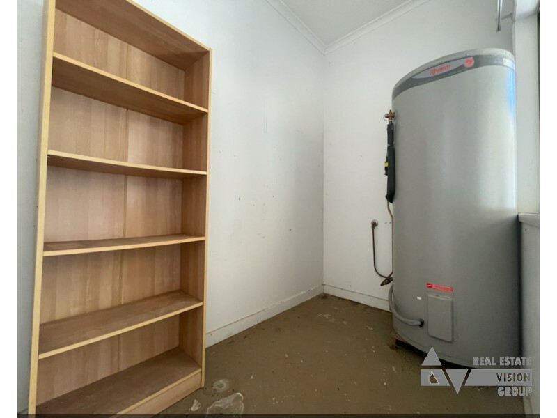 15 Walsh Ave, Blackwater QLD 4717