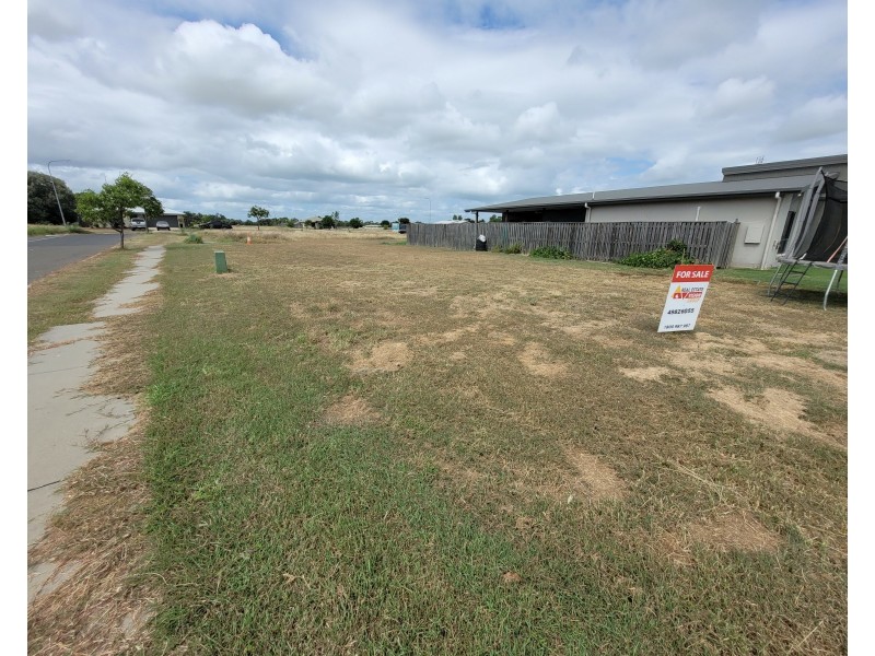 16 Penrose Cct, Blackwater QLD 4717