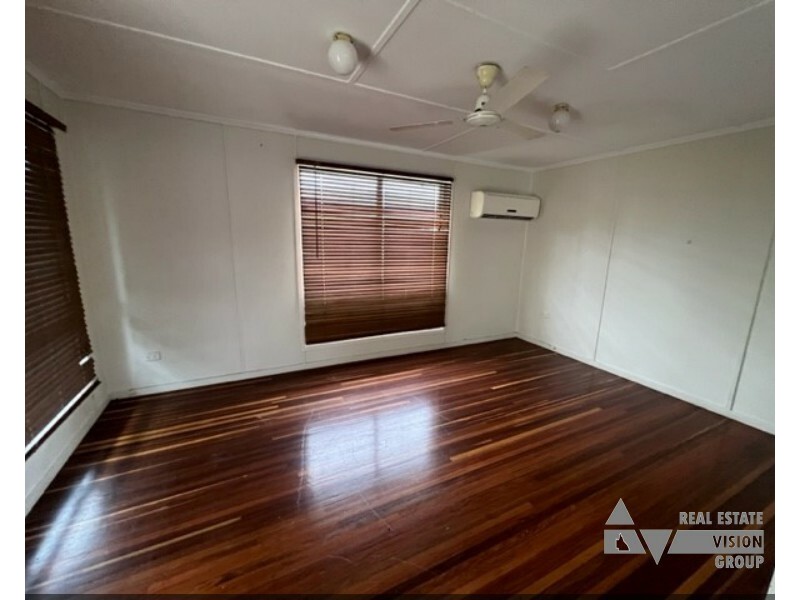 16 Long Street, Blackwater QLD 4717