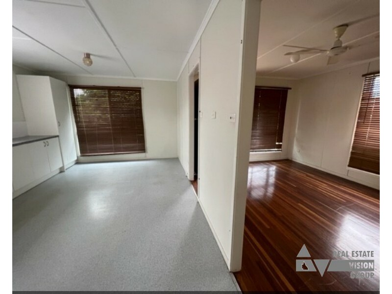 16 Long Street, Blackwater QLD 4717