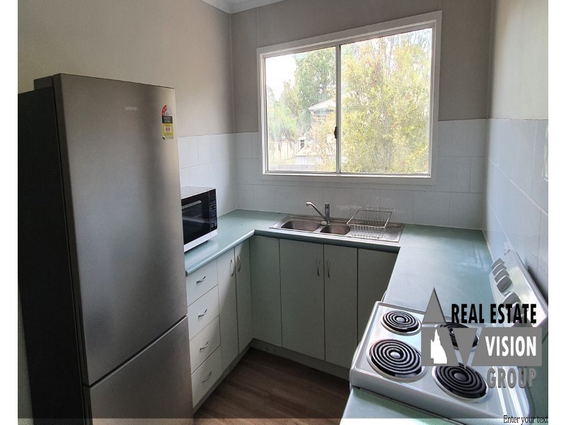 10 Yellowwood St, Blackwater QLD 4717