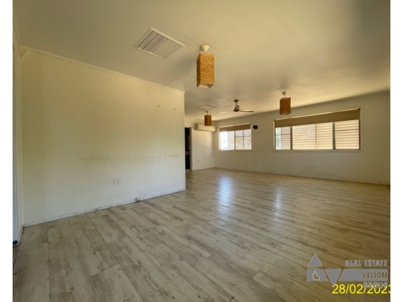 27 Bottletree Ave, Blackwater QLD 4717