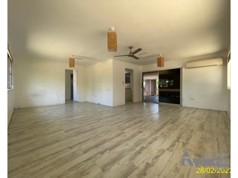 27 Bottletree Ave, Blackwater QLD 4717