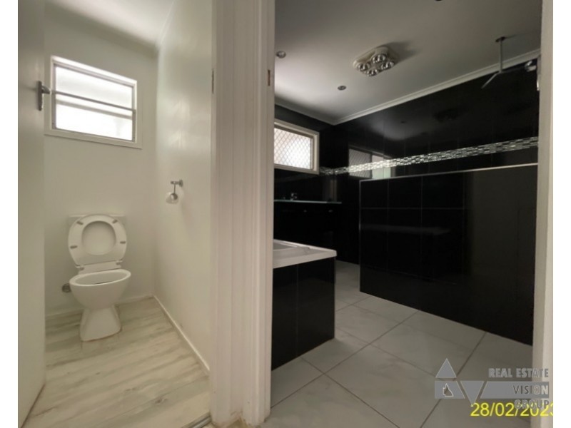 27 Bottletree Ave, Blackwater QLD 4717
