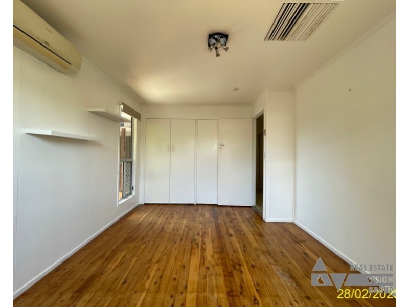 27 Bottletree Ave, Blackwater QLD 4717
