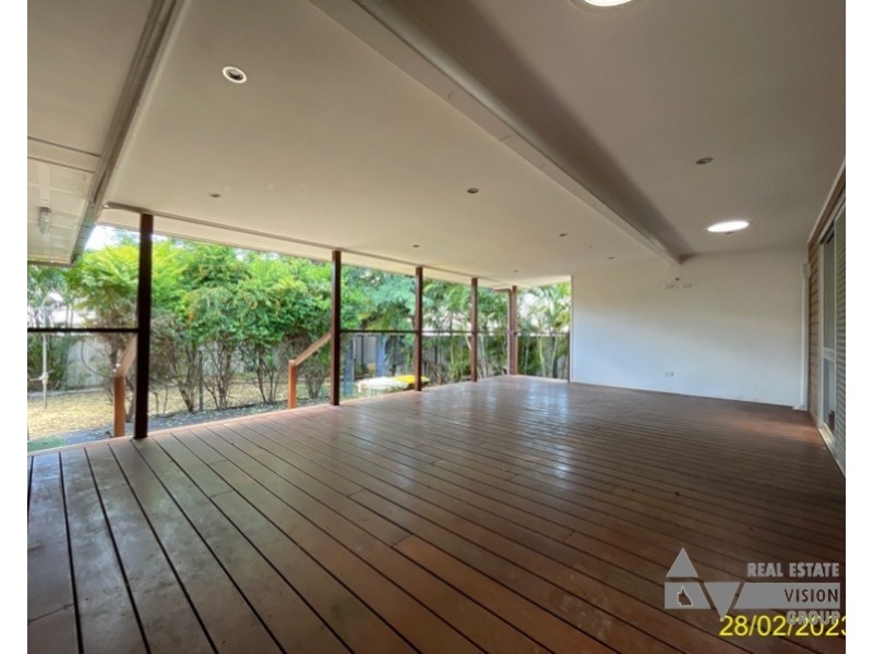 27 Bottletree Ave, Blackwater QLD 4717